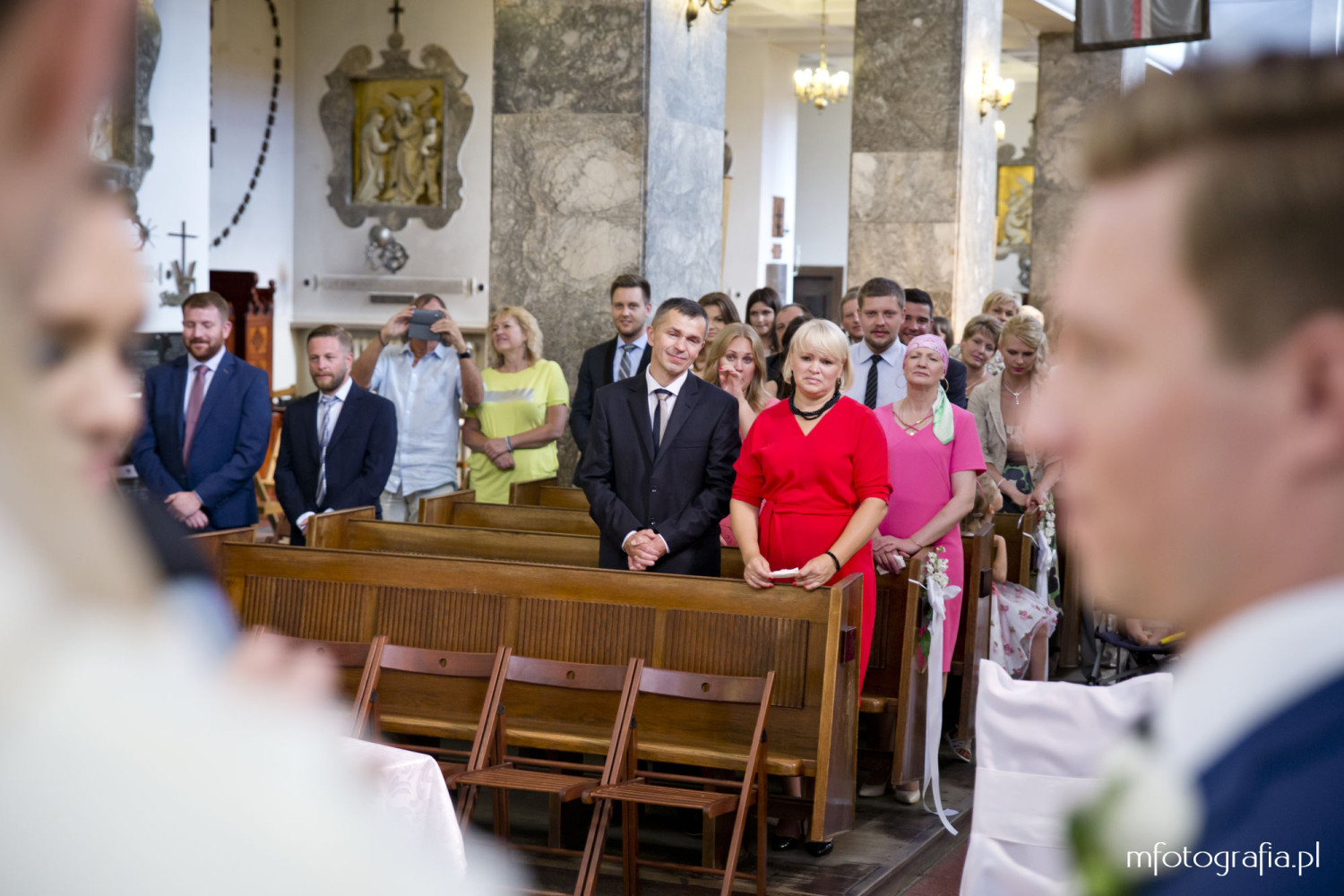 zdjęcie emeocji podczas ślubu